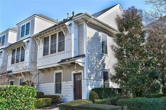 Building Photo - 9417 27th Bay St