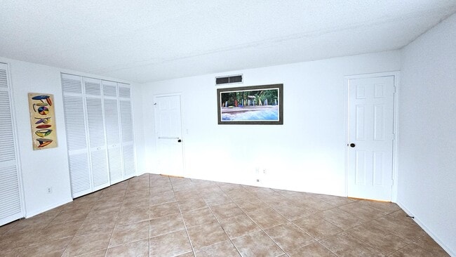 Building Photo - 1441 Ocean Dr