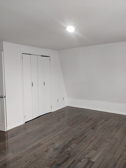 Building Photo - 497 Tremont Ave