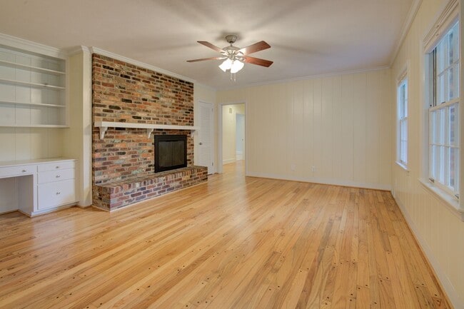 Building Photo - COMING SOON! 3 Beds| 2 Baths Updated Ranch...