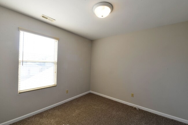 Building Photo - 4939 Heritage Heights Cir