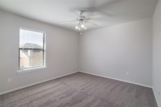 Building Photo - 315 Settlers Home Dr