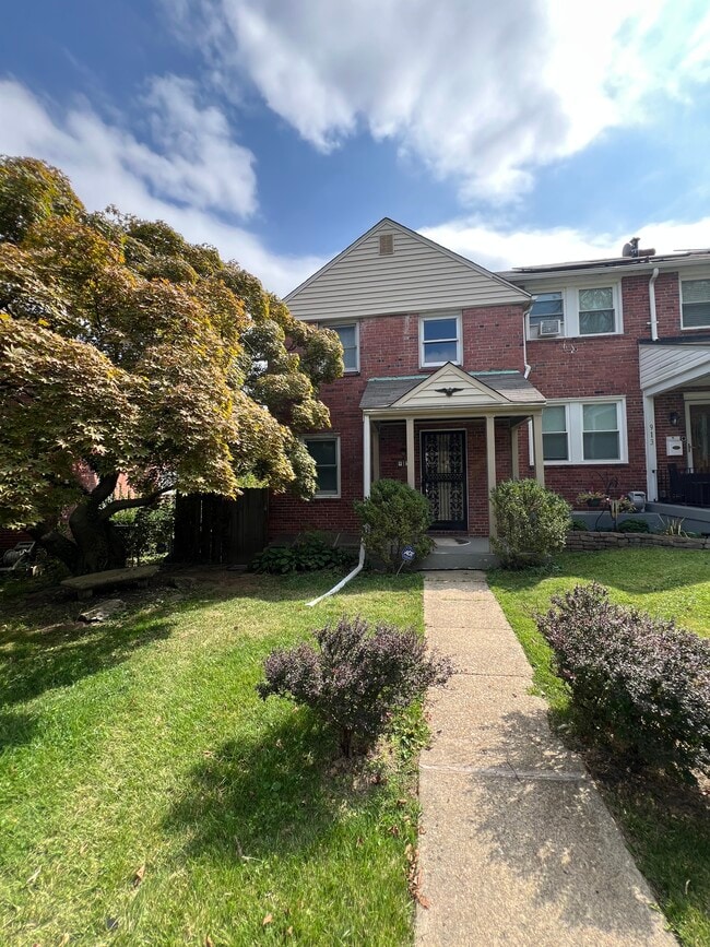 Building Photo - 915 Argonne Dr