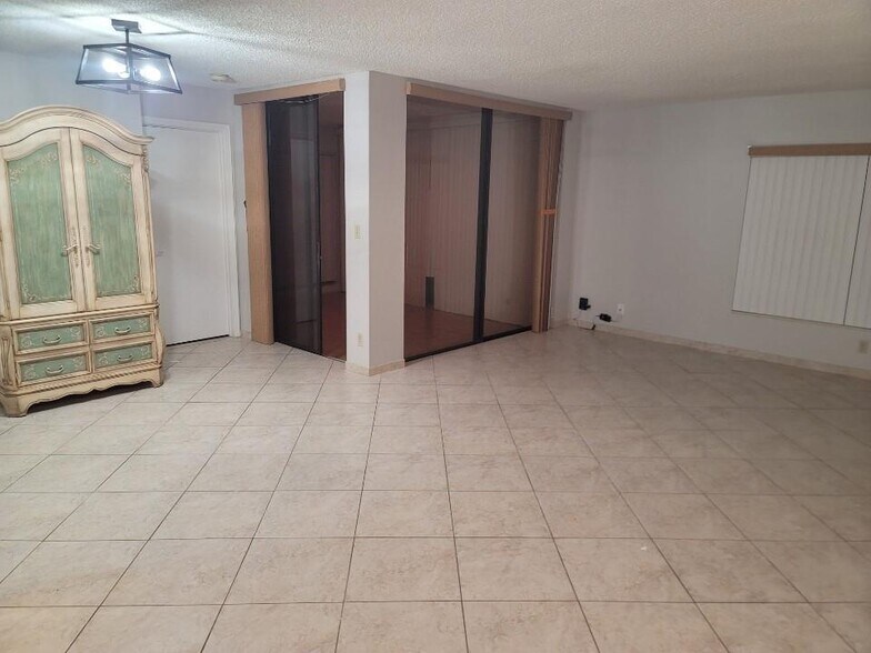 Building Photo - 8657 Boca Glades Blvd W