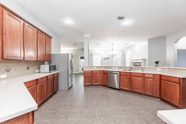 Building Photo - 8819 Rocky Knoll Ln