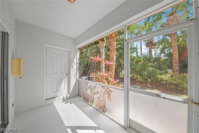 Building Photo - 8273 Pacific Beach Dr