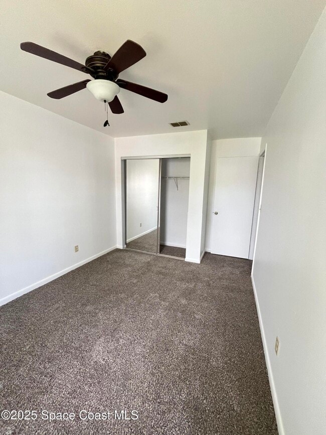 Building Photo - 2116 Manor Dr NE