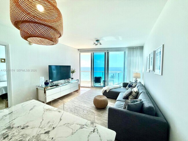 Building Photo - 17001 Collins Ave