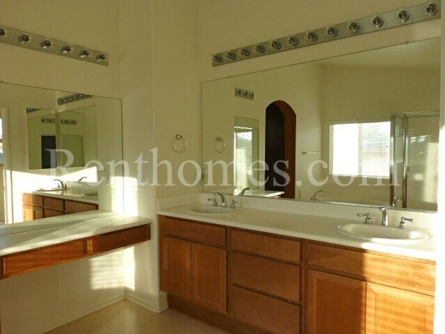 Building Photo - 3216 Canyon View Dr