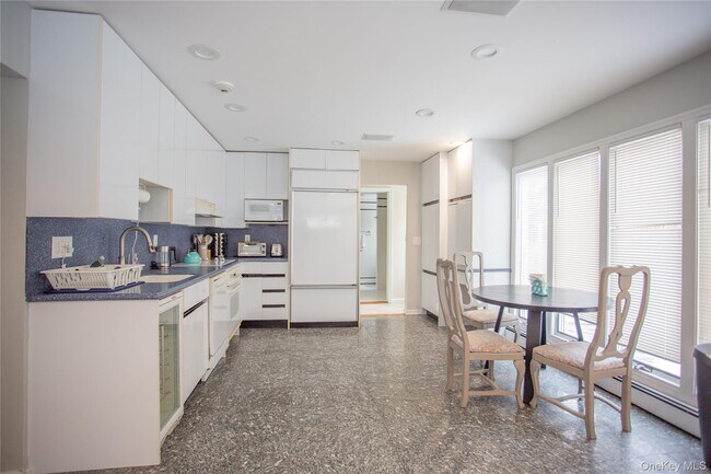 Building Photo - 9 Kensington St