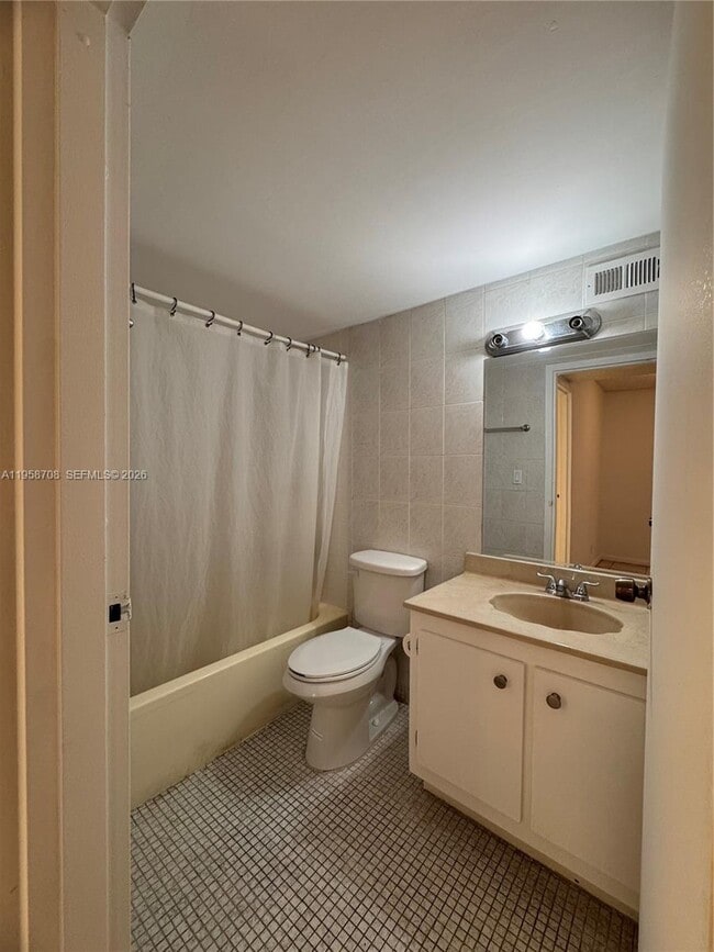 Building Photo - 16919 N Bay Rd