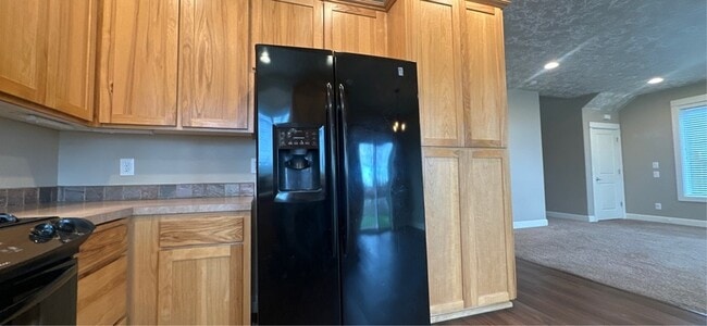 Building Photo - 913 Pintail St