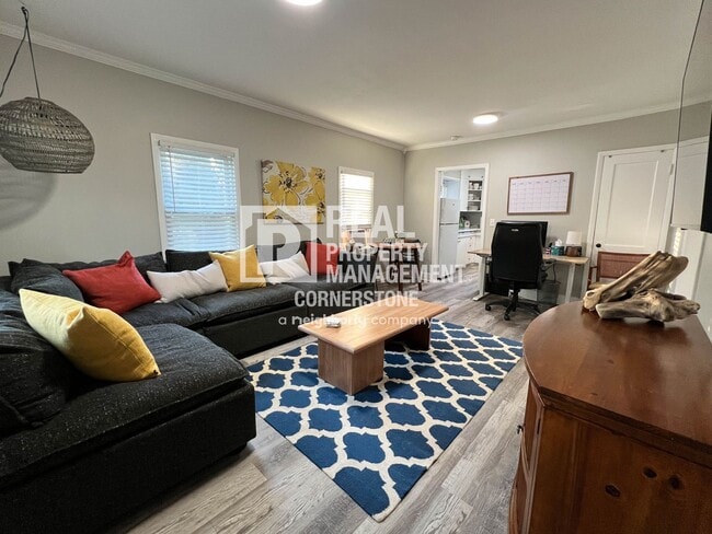 Primary Photo - Cozy 2-Bedroom Near WMU & Downtown Kalamazoo!