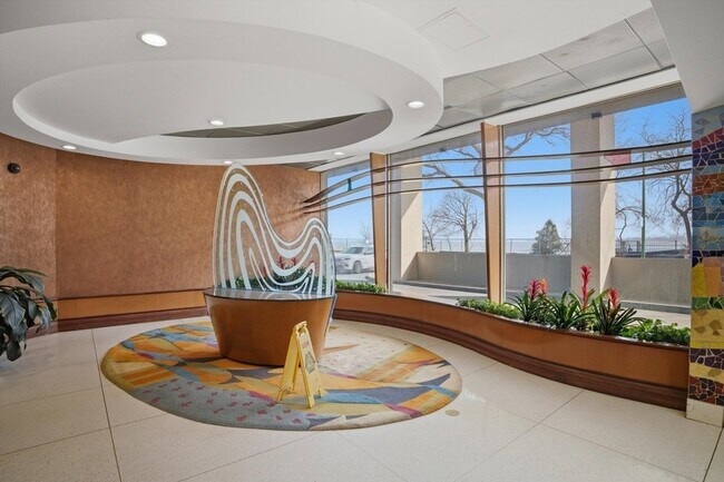 Building Photo - 6301 N Sheridan Rd