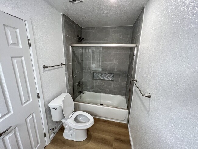 Building Photo - $2,500 - 2 Bed / 1 Bath Condo in El Cajon