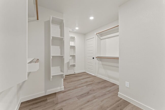 Building Photo - 2033 Gulf Pr Ln