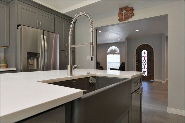 Building Photo - Coming Soon!