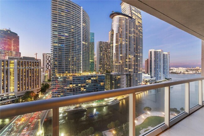 Primary Photo - 485 Brickell Ave