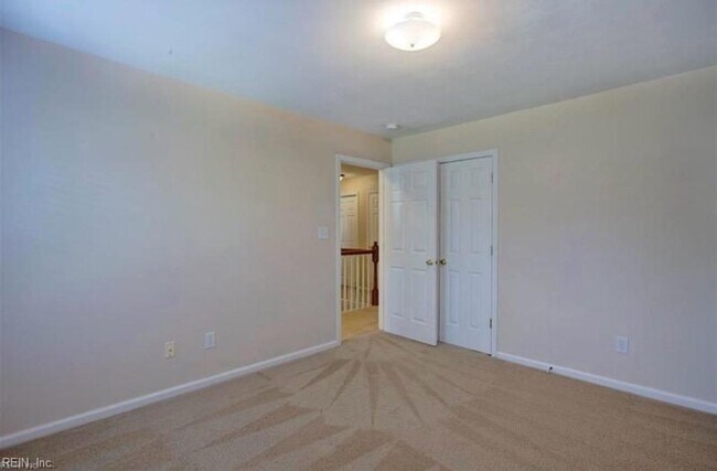 Building Photo - 141 Baker Farm Dr