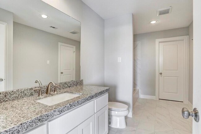 Building Photo - 13615 Teal Bluff Ln