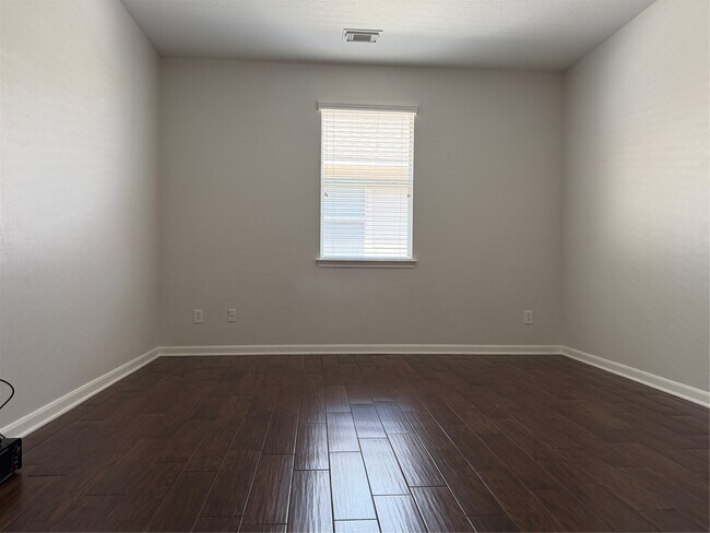 Building Photo - 15226 Olmstead Park Dr