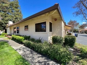 Building Photo - Peaceful Creekside Condo in Napa's Gated Fountain Grove Community