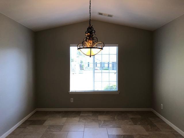 Building Photo - 524 W Russell Ave