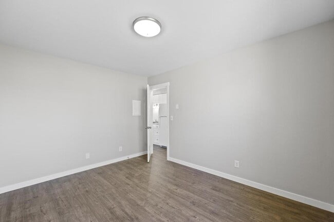 Building Photo - 920 W Entiat Ave