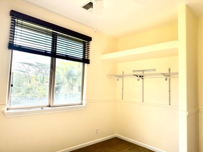 Building Photo - 2262 Kamaile St