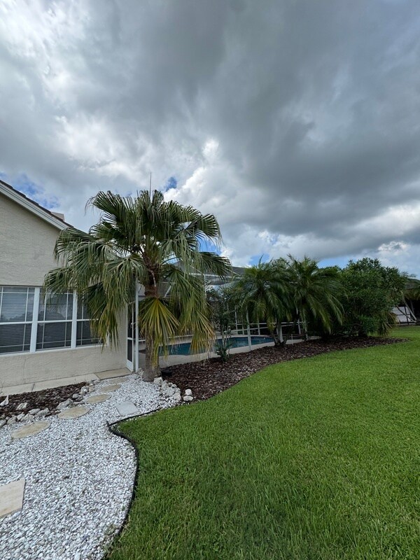 Building Photo - 10084 Cherry Hills Ave Cir