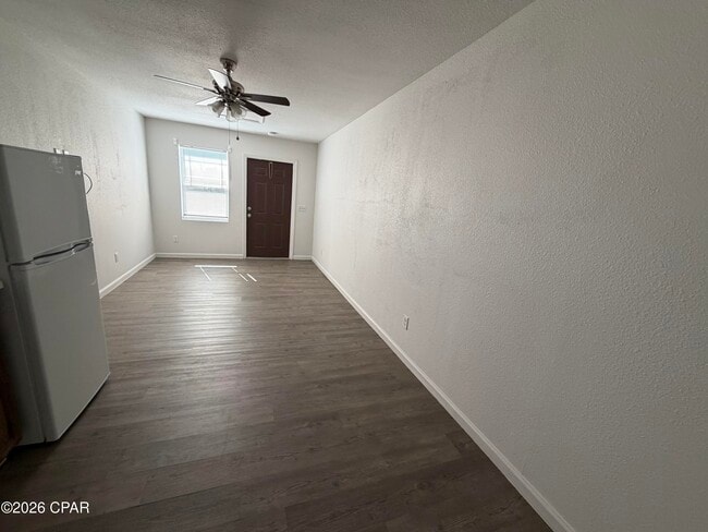 Building Photo - 143 Claire Ave