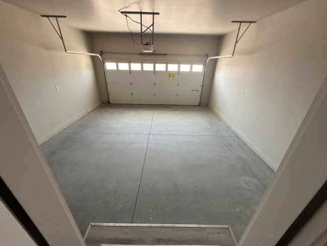 Building Photo - 9006 Nafizah Wy