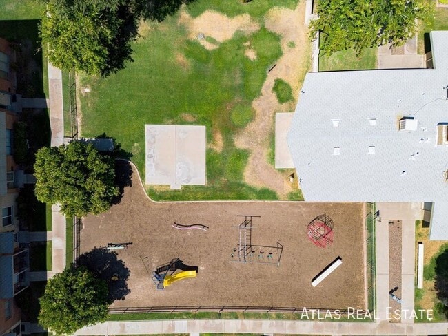 Building Photo - 3807 S Mill Ave