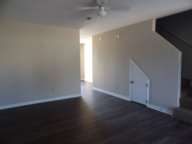 Building Photo - 108 Ridgeway Dr