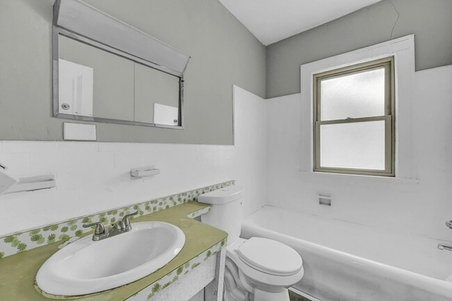 Building Photo - 3658 E 138th St