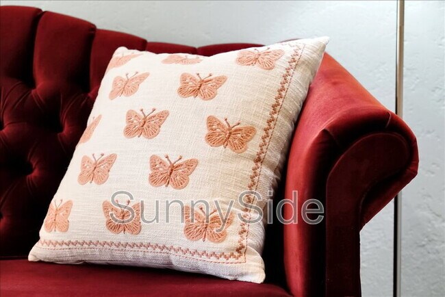 Building Photo - 42 Nottingham Way