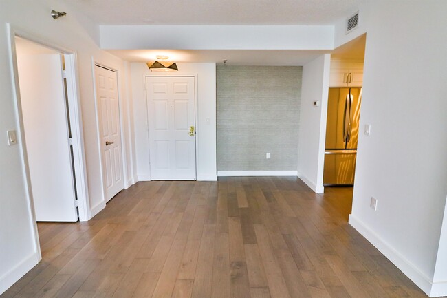 Building Photo - 24 Courthouse Sq