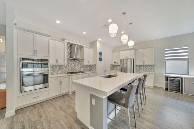Building Photo - 8720 E Baypoint Cir