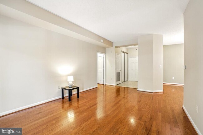 Building Photo - 14809 Pennfield Cir