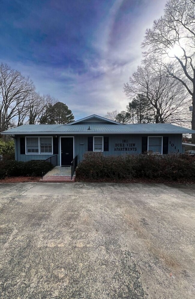 Building Photo - Duke View Apartments