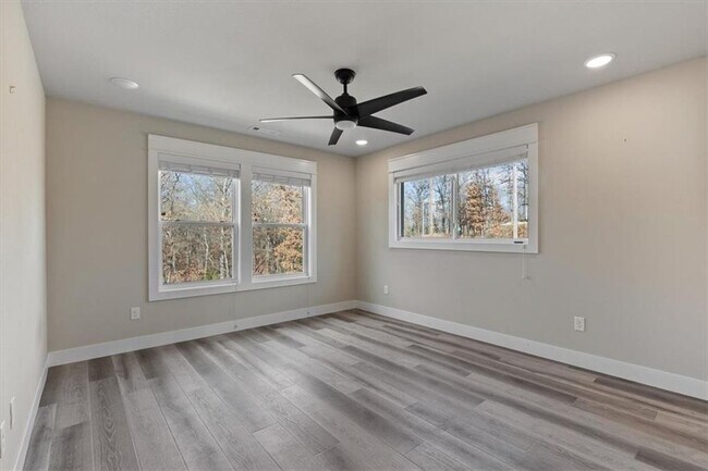 Building Photo - 3 Pickering Dr