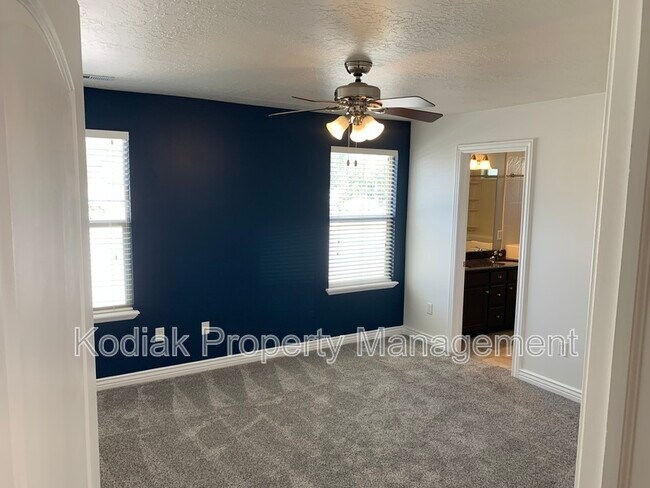 Building Photo - 312 Greenwich Dr