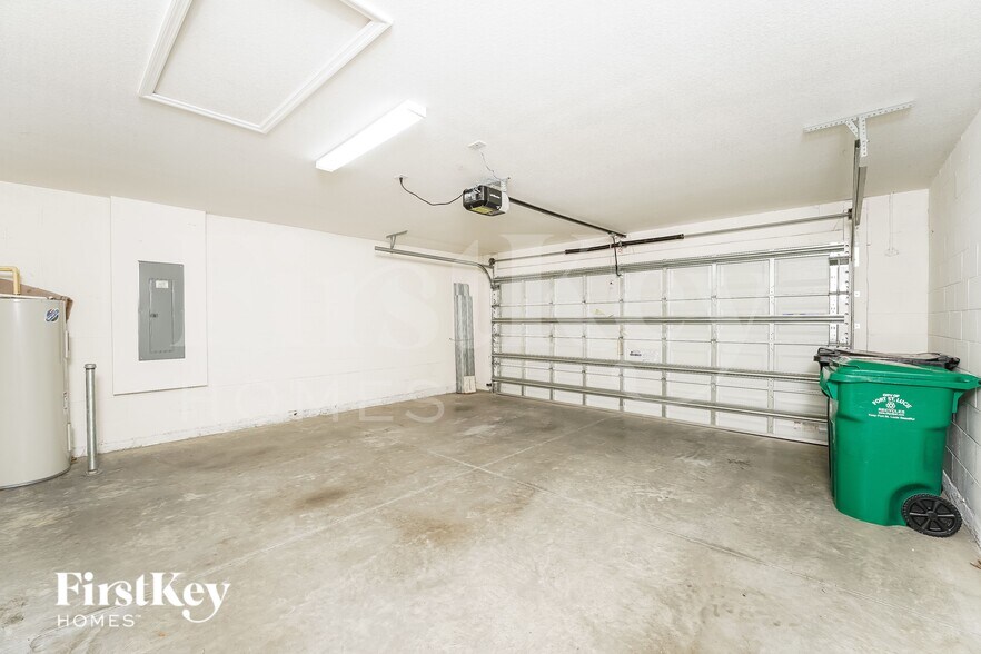 Building Photo - 1481 SW Kamchatka Ave