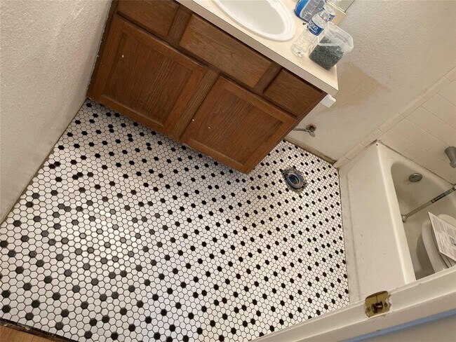 Building Photo - 8010 Willet Trail