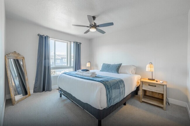 Building Photo - 1024 W 400 S