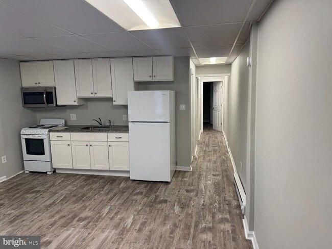 Building Photo - 2268 E Clearfield St