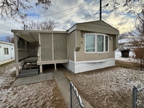 Building Photo - 1411 Cherry Ave