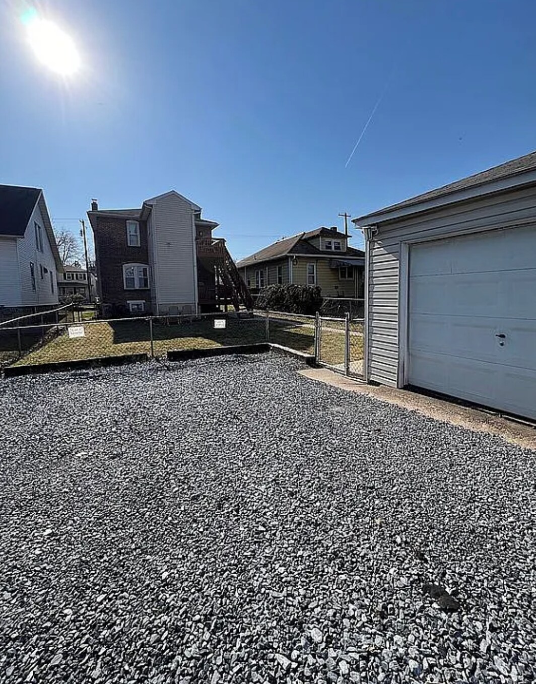 Provate parking - 533 N 2nd St