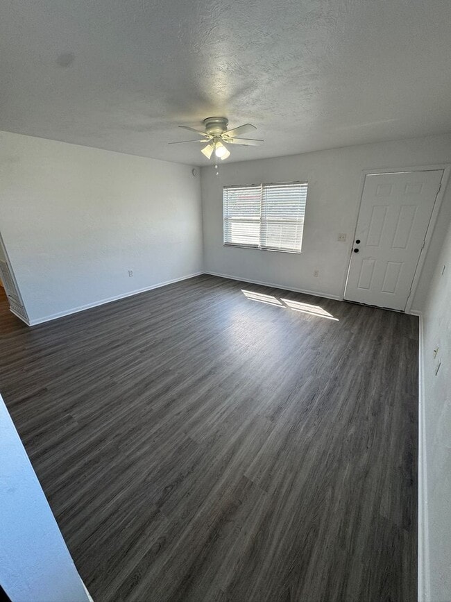 Building Photo - 1711 NE 70th St