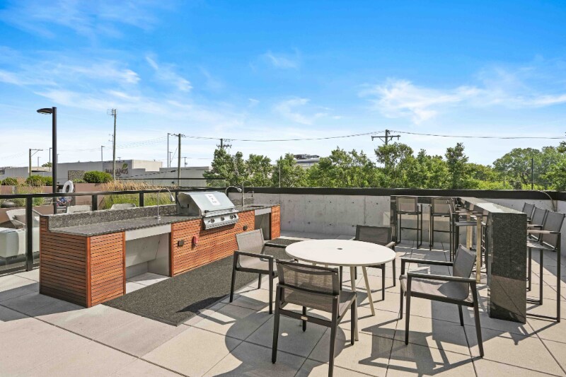 Building Photo - 2133 N Elston Ave